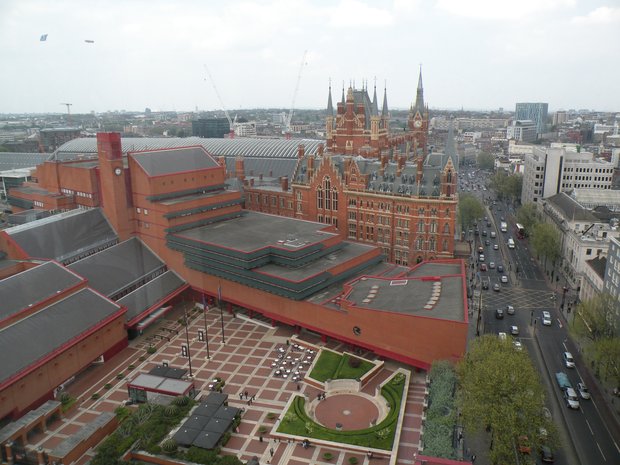  Bibliothèque de Londres et gare Eurostar (où arrivent et partent les trains de Paris)